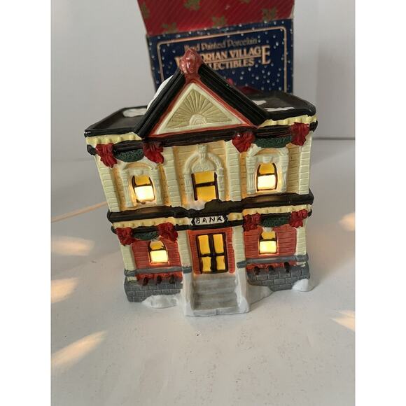 Vintage Victorian Village Collectibles BANK Hand Painted Porcelain Light Retired - Picture 10 of 12